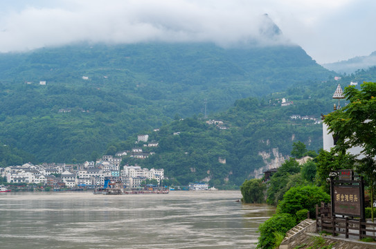 湖北宜昌三峡人家风景区夏日迷人