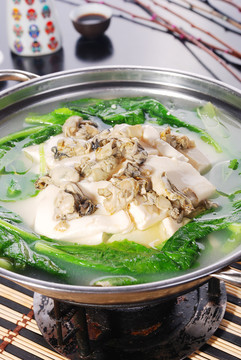海蛎蝗豆腐小白菜汤