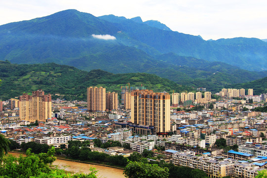 荥经县城