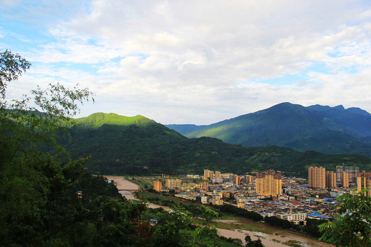 荥经县城