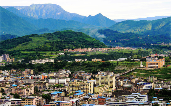 荥经县城