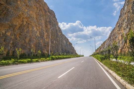 公路悬崖风景