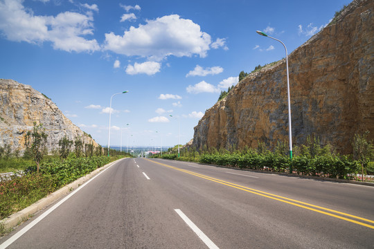 公路悬崖风景
