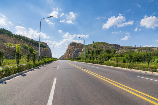 公路悬崖风景