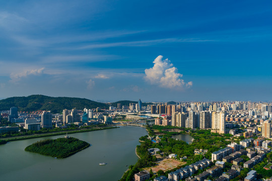 福建厦门筼筜湖南湖公园风光图