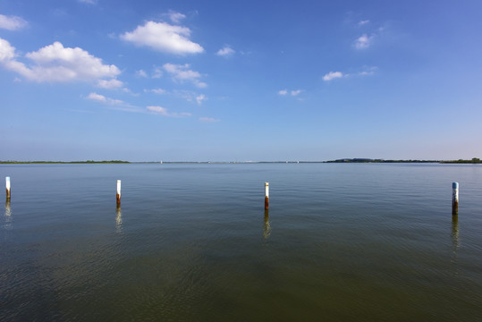 上海滴水湖风光