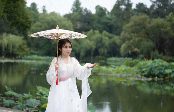 鞠婧祎白素贞同款古装