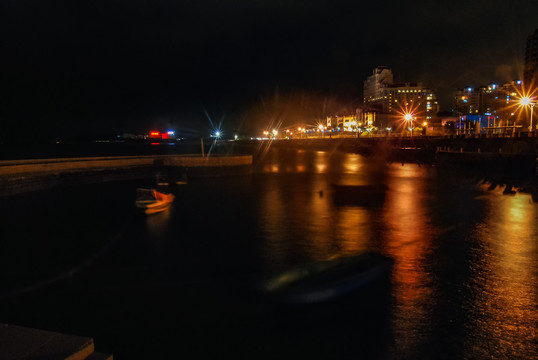 山东烟台莱山区海滨城市夜景