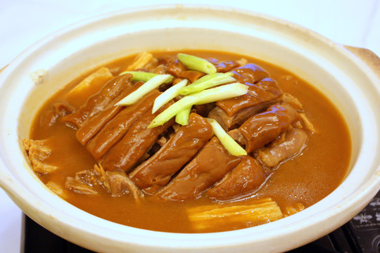 羊腩煲
