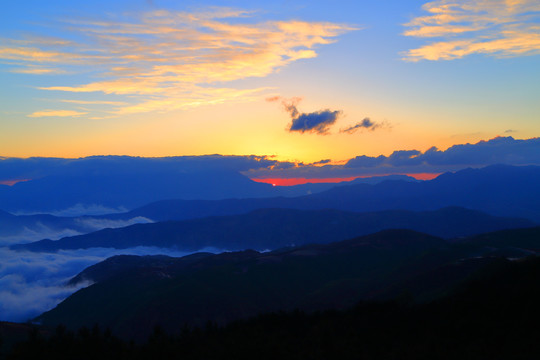 高原黎明日出