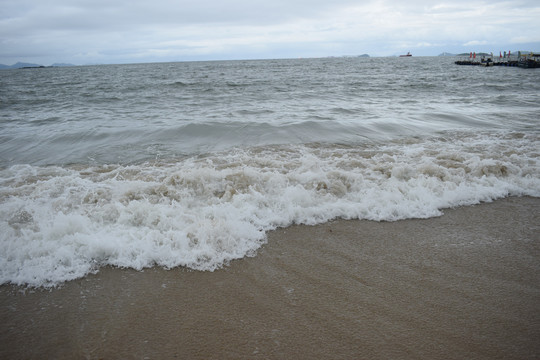 波涛汹涌的海浪