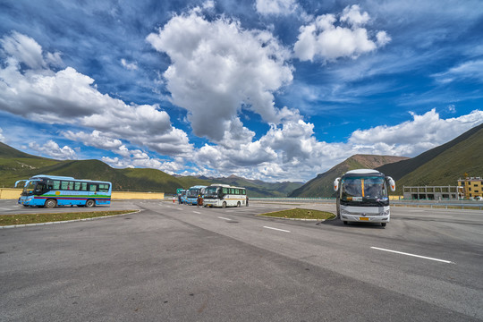 西藏高速公路服务区