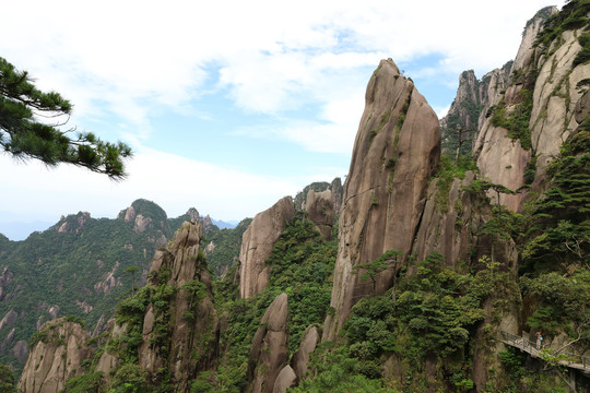 群峰连绵