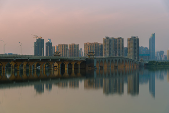 武汉汉阳墨水湖城市建筑风光