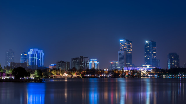 玄武湖夜景