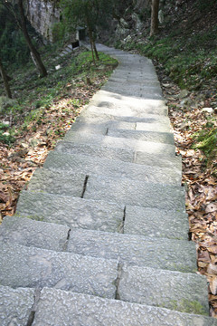山路石阶