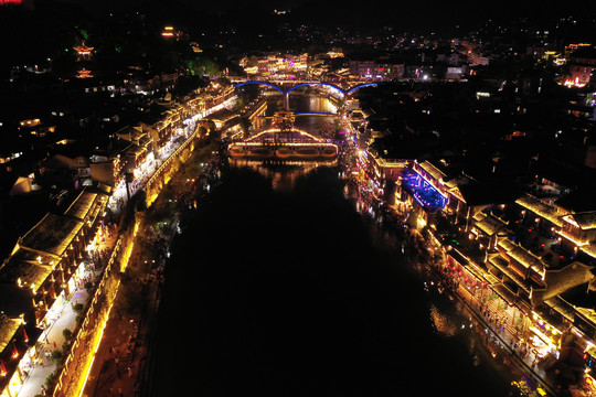 凤凰古城夜景