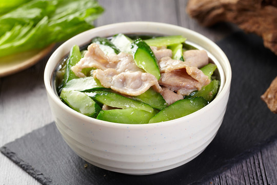 青瓜炒肉饭