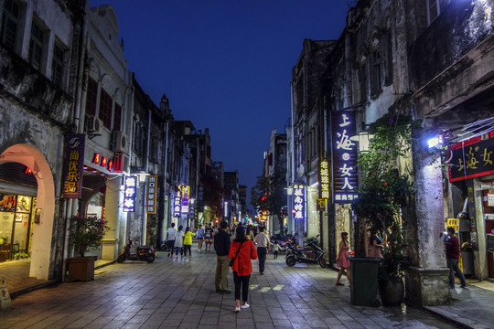 珠海路老街夜景