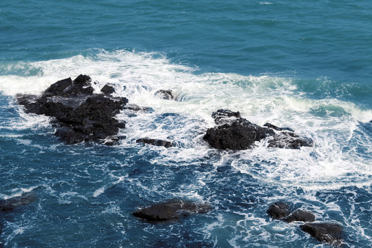 火山岛海浪