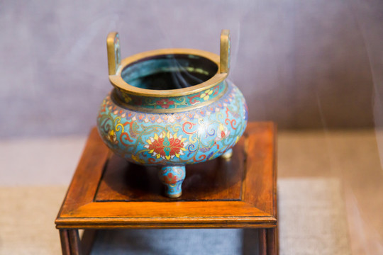 花纹鼎工艺品