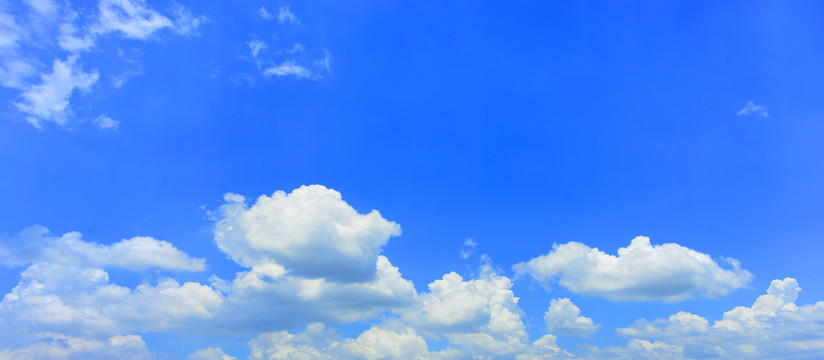 蓝天和白云自然景观