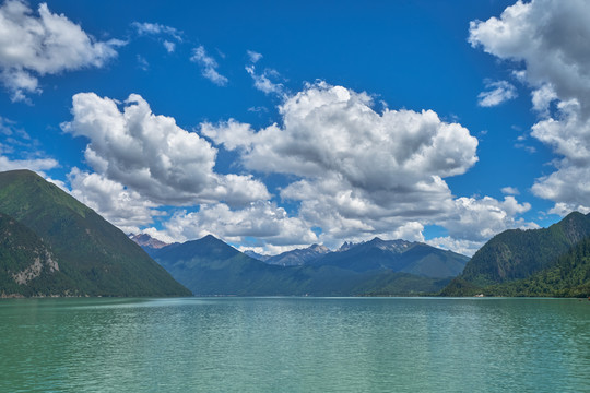 湖光山色