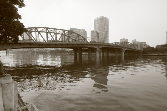 广州海珠桥黑白照片