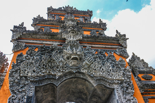 巴厘岛乌布皇宫圣泉寺