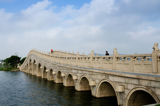 多孔石桥