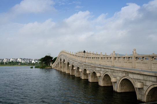 多孔石桥