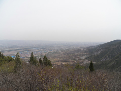 2013年的太原市崛涠山