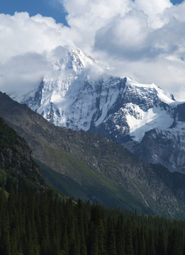 天山