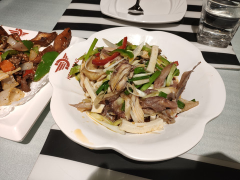 椒麻鸡新疆美食