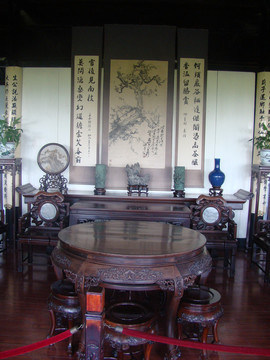 古典实木圆桌