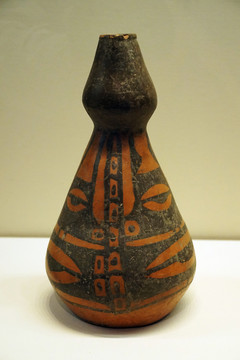 仰韶文化变形人面纹葫芦形彩陶瓶