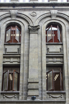 教堂门窗