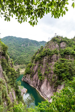 石桅岩