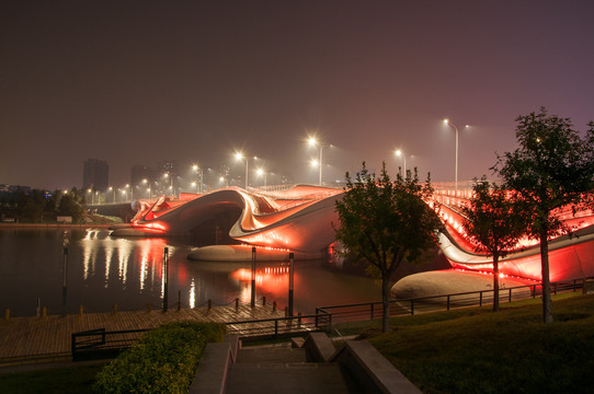 城市副中心桥梁夜景