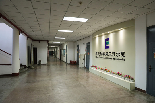 大学走廊