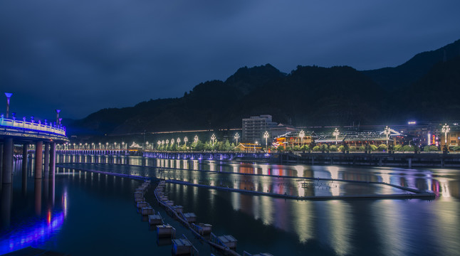 剑河新县城仰阿莎广场水景