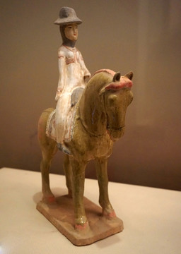 彩绘釉陶女骑马俑