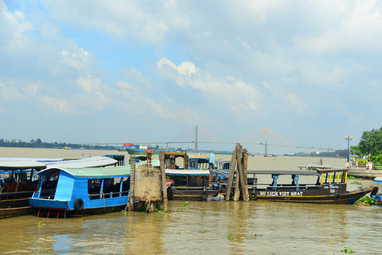 越南九龙江风景区码头和游船