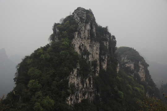 烟雨中的柳州龙潭公园