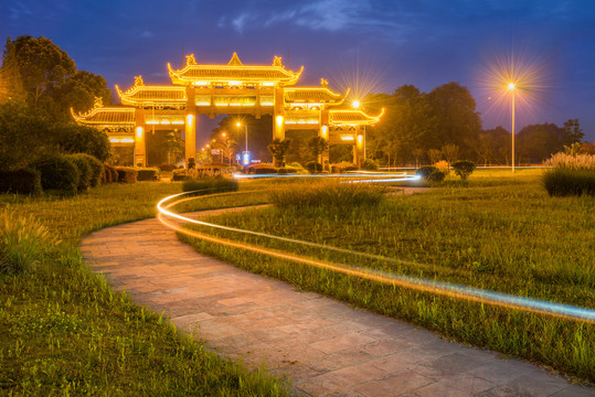 成都郫都区三道堰古镇牌坊夜景