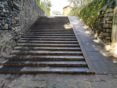 石材楼梯铺装及无障碍坡道