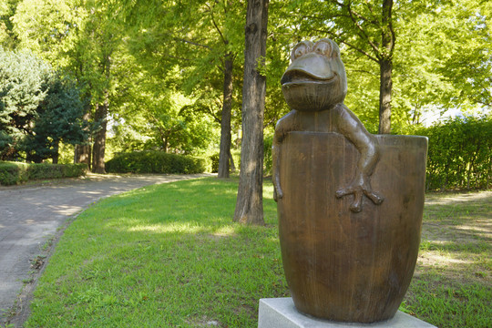 韩国水原仁溪艺术公园青蛙雕塑