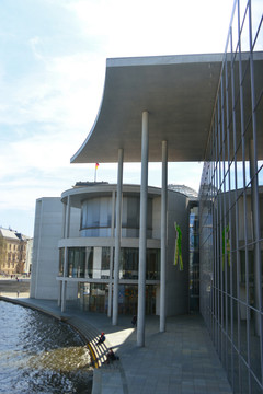 柏林的德国联邦议会机关大楼