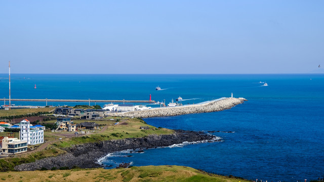 韩国游济州岛城山日出峰灯塔