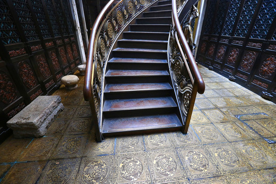 铜艺旋转楼梯